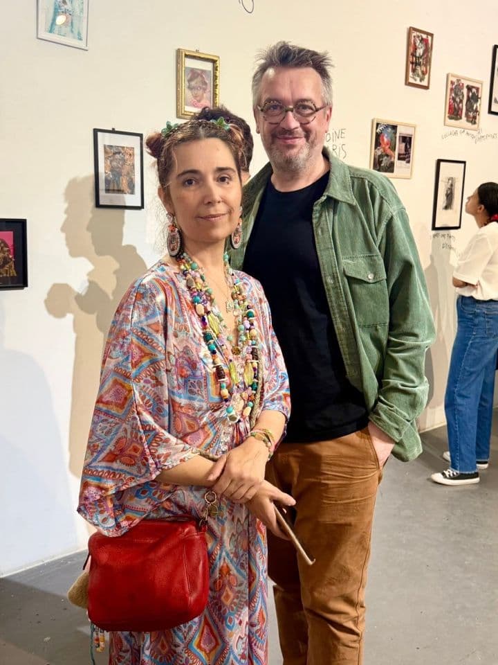 020=Stéphane Poplimont, le curateur de l’exposition et LaurèM, chanteuse, au vernissage, photo de l’IMMIX_Stéphane Poplimont, curator of the exhibition, and LaurèM, singer, at the opening, photo of l’IMMIX.jpg